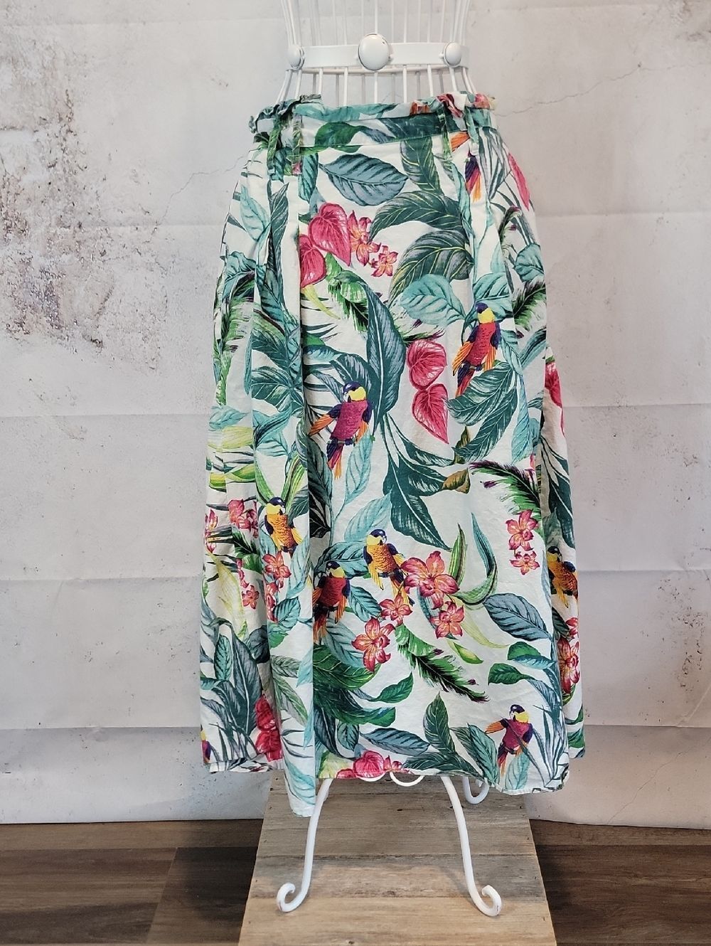 Tropical Parrot Print Midi Skirt by Her Destiny - White & Multicolor Size S